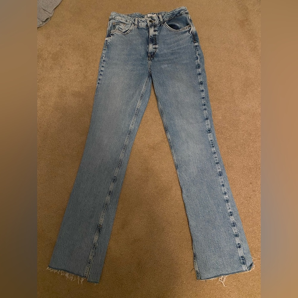 Size 8 ZARA Light / Medium Wash Straight Leg Jeans